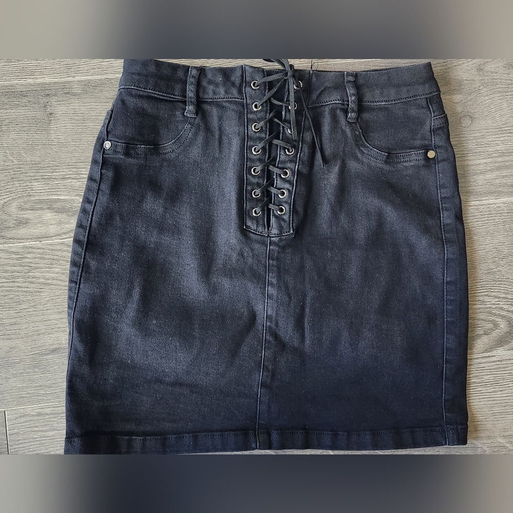 Misguided black skirt